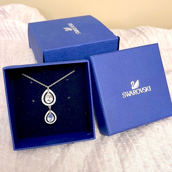 Swarovski Crystal Mila Pendant Necklace - NWOT - Picture 7 of 10